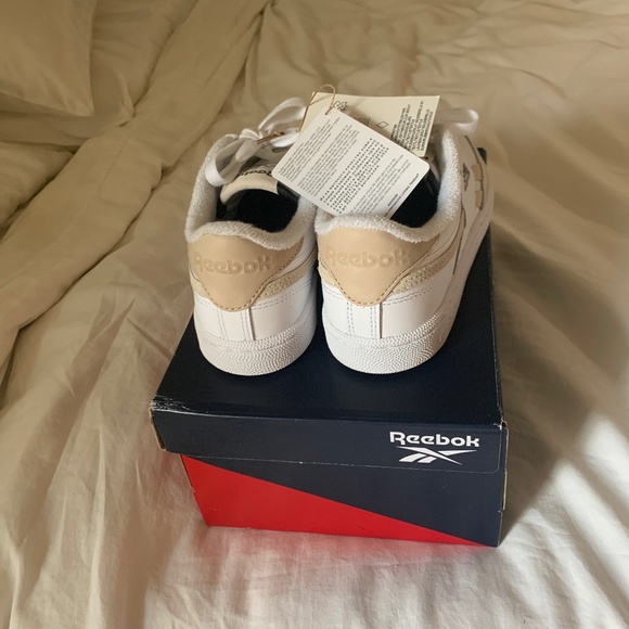 In box NWT Women's Reebok x Ssense Club C Revenge - Picture 2 of 5